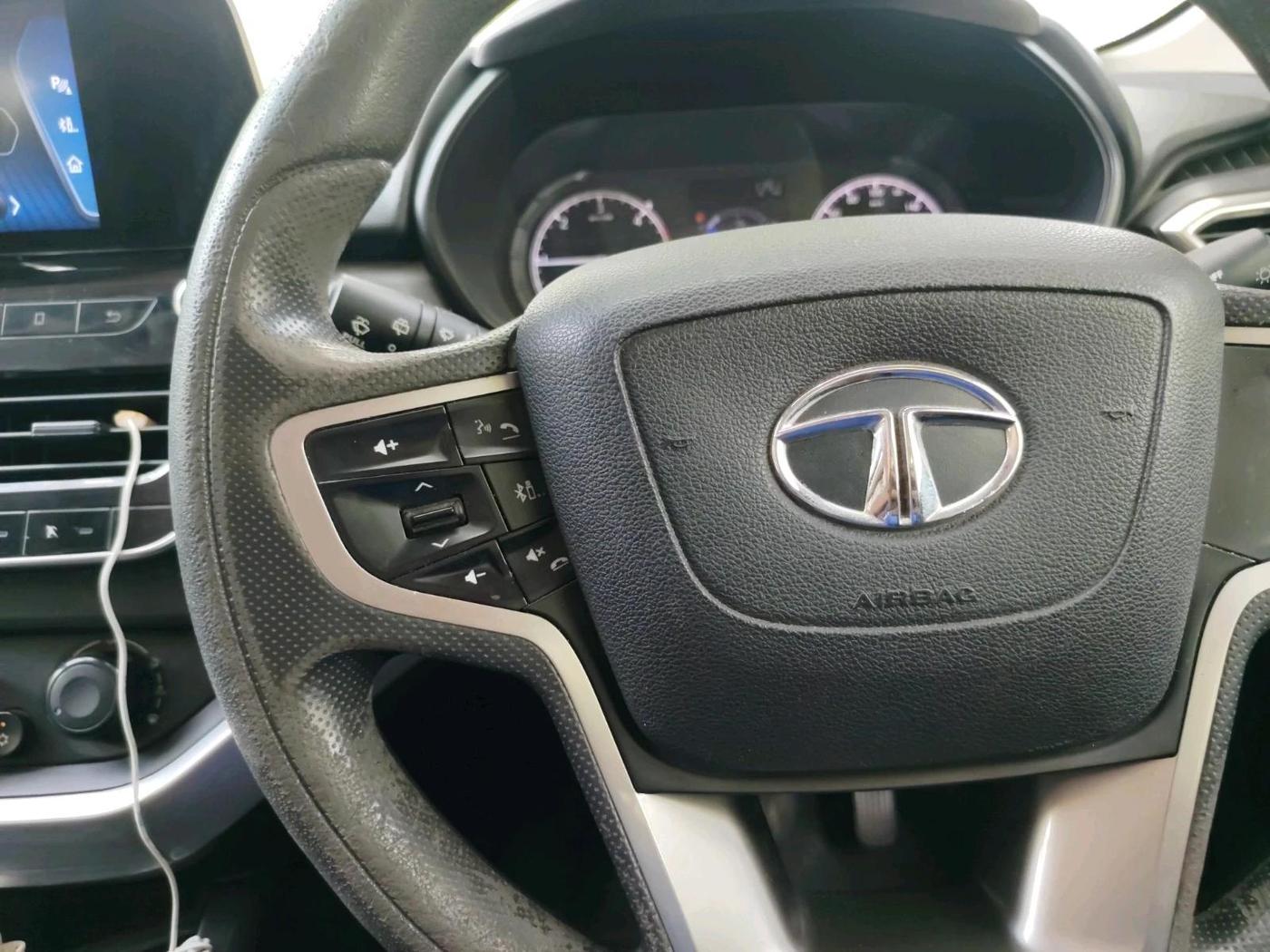 2019 Tata Harrier XM 2.0L KRYOTEC, Diesel, Manual, 1,12,934 km, interior