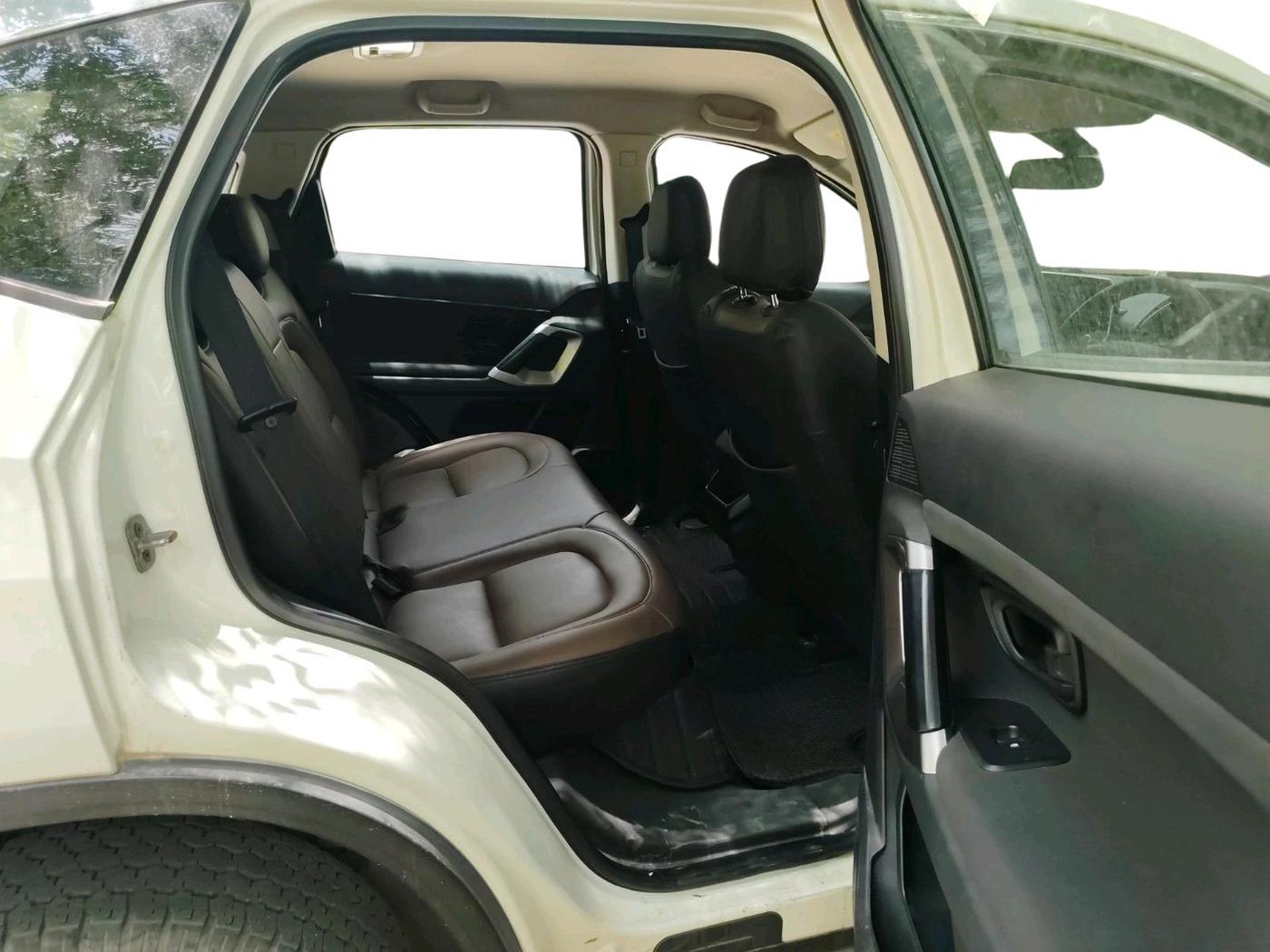 2019 Tata Harrier XM 2.0L KRYOTEC, Diesel, Manual, 1,12,934 km, interior