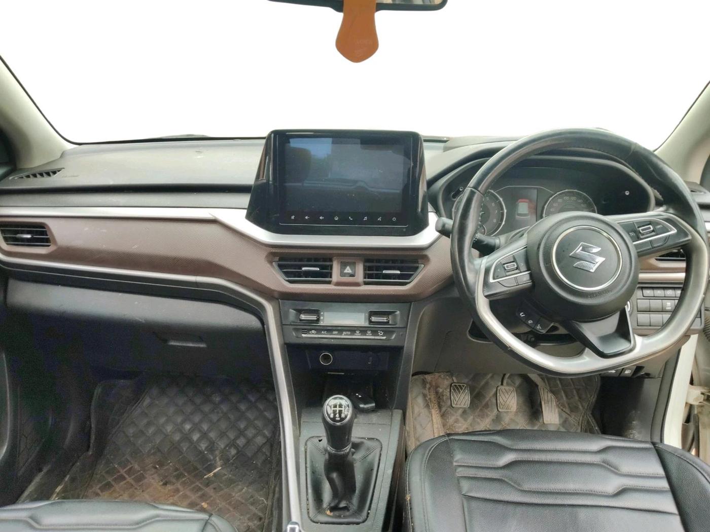 2022 Maruti BREZZA ZXI + SMART HYBRID, Petrol, Manual, 38,455 km, interior