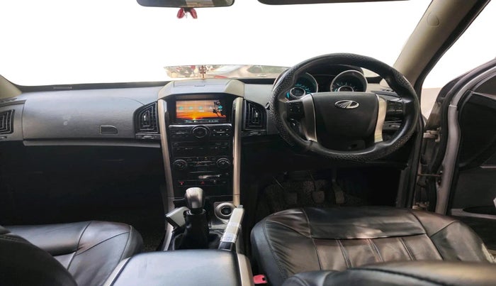 2018 Mahindra XUV500 W7, Diesel, Manual, 99,192 km, interior
