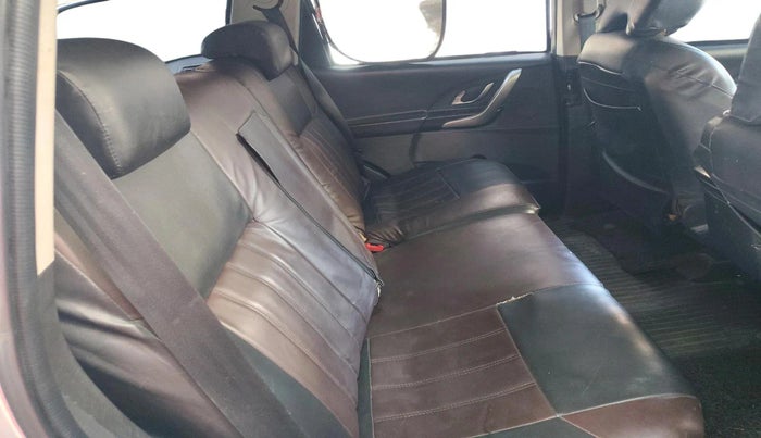 2018 Mahindra XUV500 W7, Diesel, Manual, 99,192 km, interior