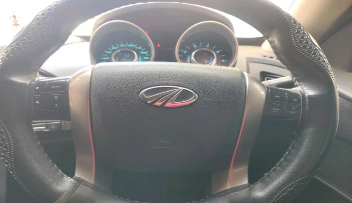 2018 Mahindra XUV500 W7, Diesel, Manual, 99,192 km, interior