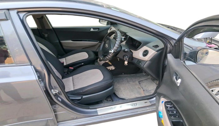 2015 Hyundai Grand i10 SPORTZ 1.2 KAPPA VTVT, Petrol, Manual, 80,009 km, interior