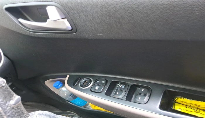 2015 Hyundai Grand i10 SPORTZ 1.2 KAPPA VTVT, Petrol, Manual, 80,009 km, interior