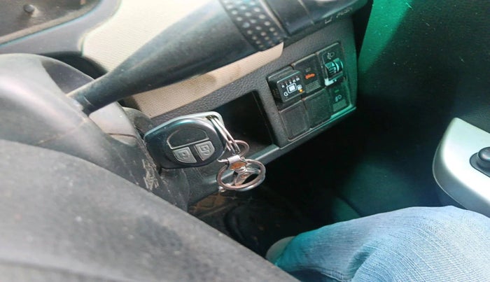 2016 Maruti Wagon R 1.0 VXI, CNG, Manual, 84,455 km, interior