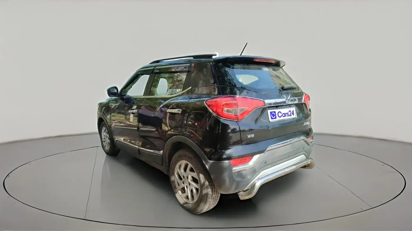 2023 Mahindra XUV300 W8 1.2 PETROL, Petrol, Manual, 21,865 km, exterior