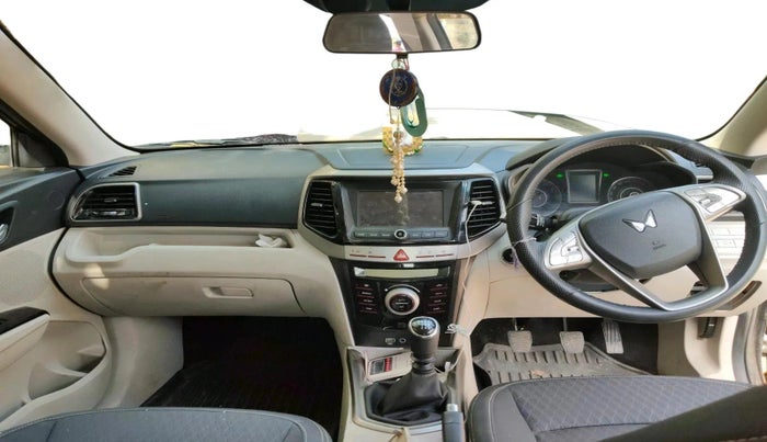 2023 Mahindra XUV300 W8 1.2 PETROL, Petrol, Manual, 21,865 km, interior