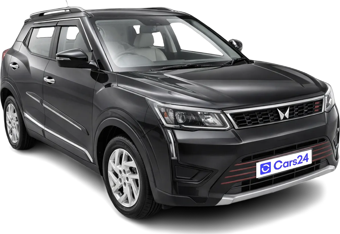 2023 Mahindra XUV300 - SUV - Petrol - Manual - ₹9.45 lakh