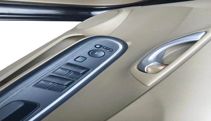 2016 Honda Amaze 1.2L I-VTEC VX, Petrol, Manual, 1,02,812 km, interior