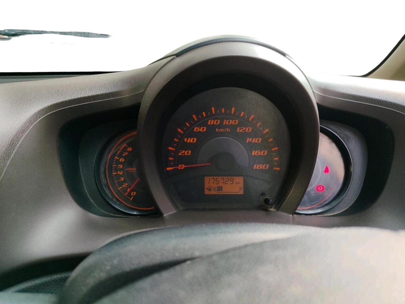 2013 Honda Amaze 1.2L I-VTEC EX, CNG, Manual, 1,75,729 km, interior