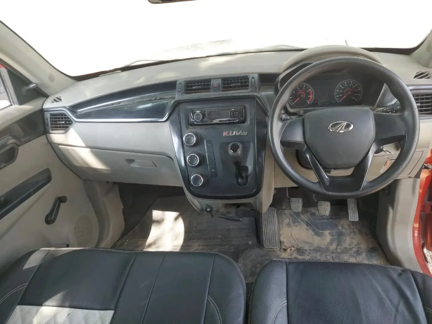 2016 Mahindra Kuv100 K2 6 STR, Petrol, Manual, 18,670 km, interior