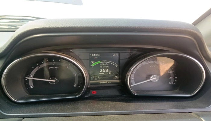 2017 Tata Hexa XM 4X2 7 STR, Diesel, Manual, 1,35,000 km, interior