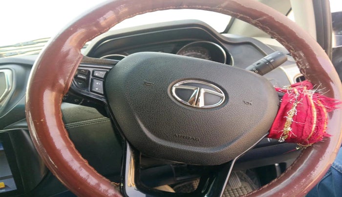 2017 Tata Hexa XM 4X2 7 STR, Diesel, Manual, 1,35,000 km, interior