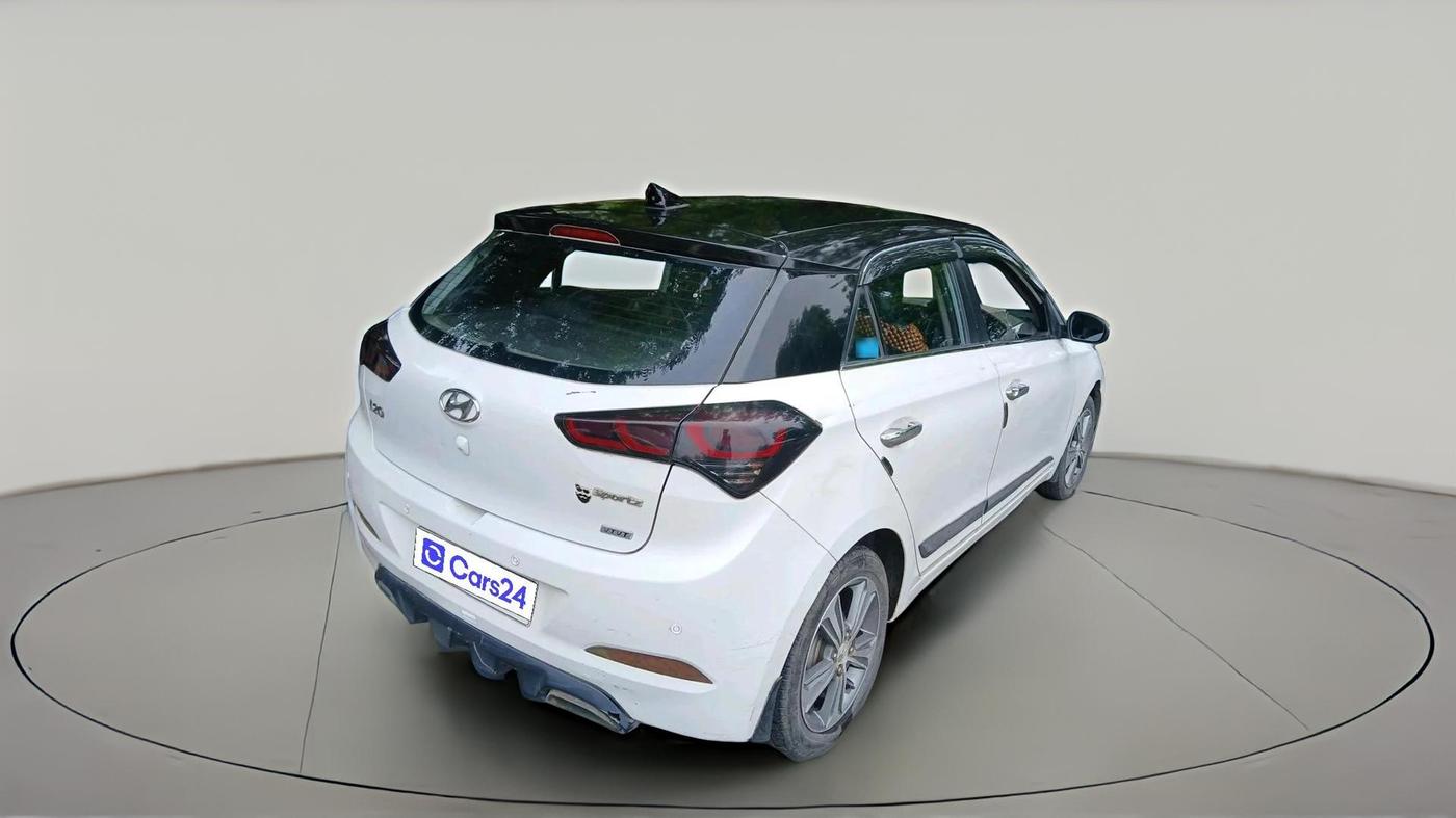 2016 Hyundai Elite i20 SPORTZ 1.2, CNG, Manual, 1,23,987 km, exterior