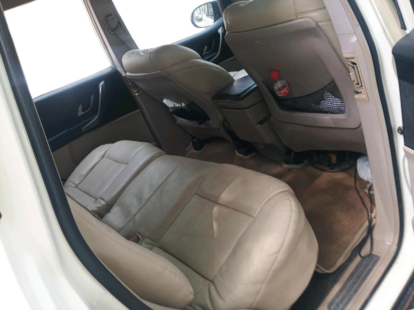 2017 Mahindra XUV500 W10 1.99, Diesel, Manual, 84,271 km, interior