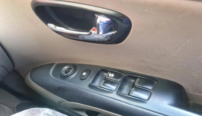 2011 Hyundai i10 MAGNA 1.2, Petrol, Manual, 1,16,994 km, interior