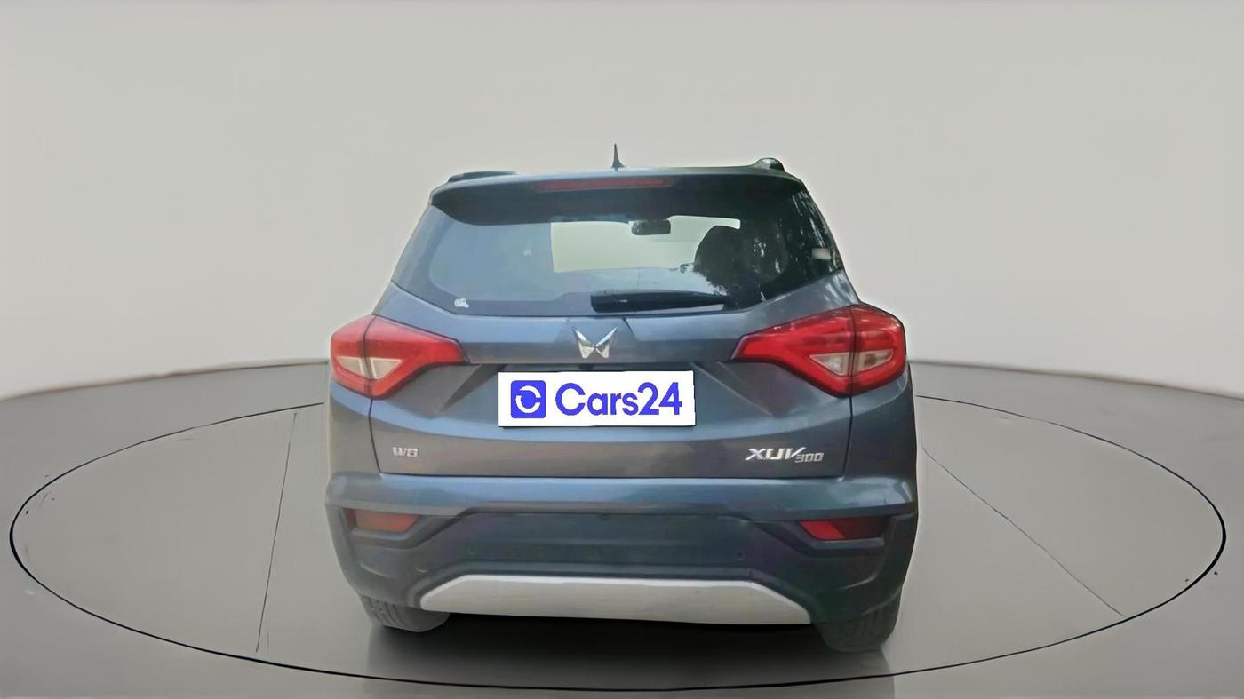 2022 Mahindra XUV300 W8 1.5 DIESEL, Diesel, Manual, 66,092 km, exterior