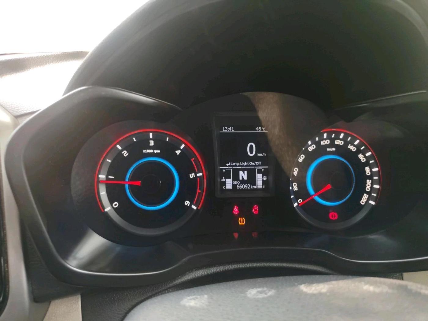 2022 Mahindra XUV300 W8 1.5 DIESEL, Diesel, Manual, 66,092 km, interior