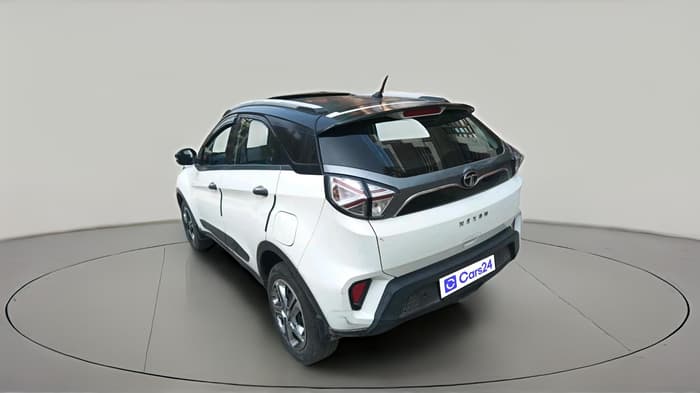 2021 Tata NEXON XM SUNROOF PETROL, Petrol, Manual, 1,52,065 km, exterior