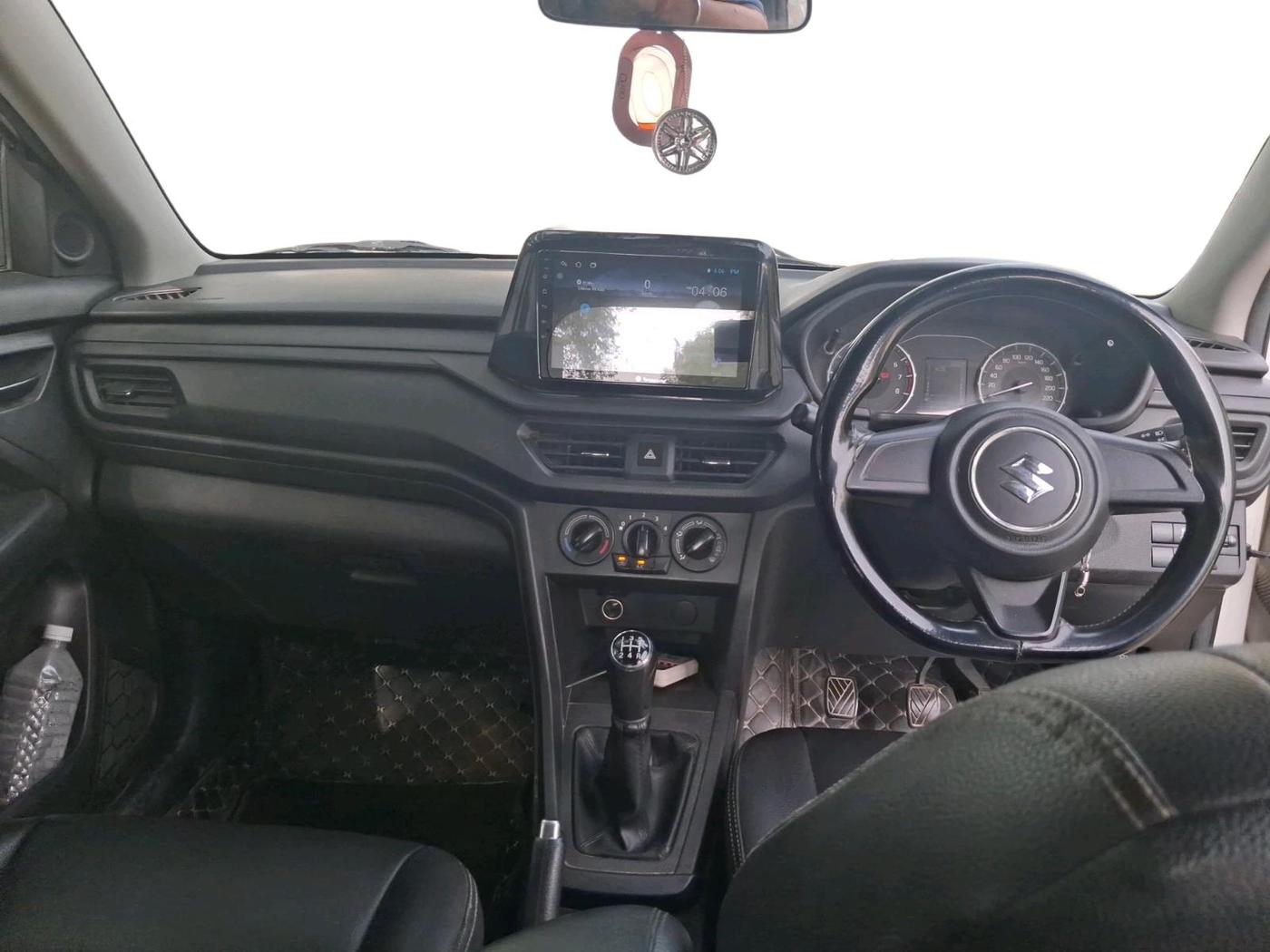 2023 Maruti BREZZA LXI S- CNG, CNG, Manual, 1,03,386 km, interior