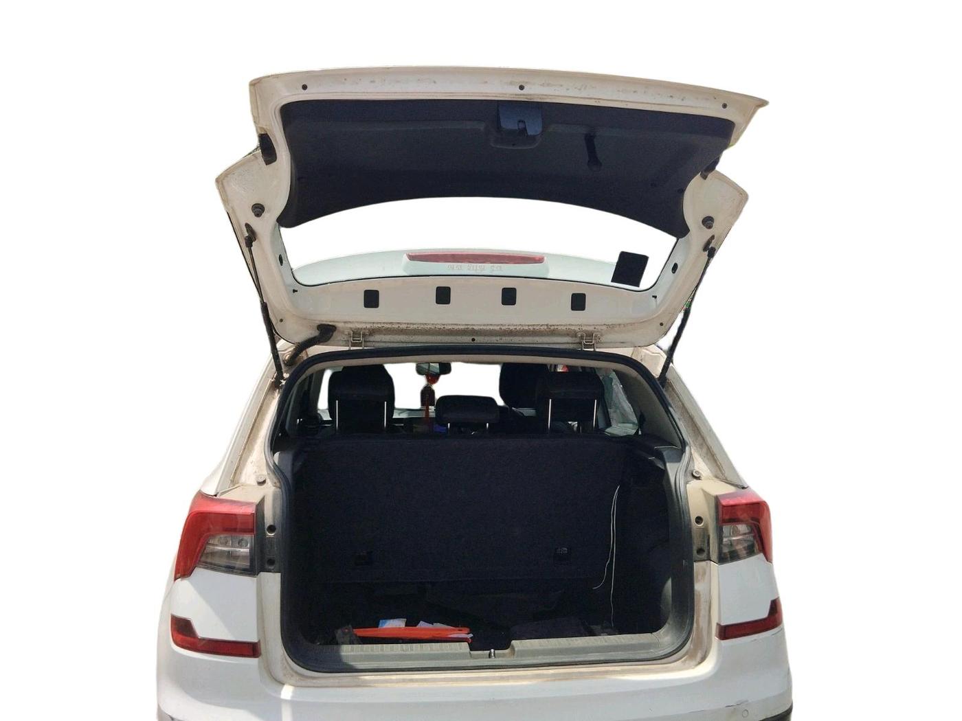 2021 Skoda KUSHAQ ACTIVE 1.0L TSI MT, Petrol, Manual, 37,385 km, exterior