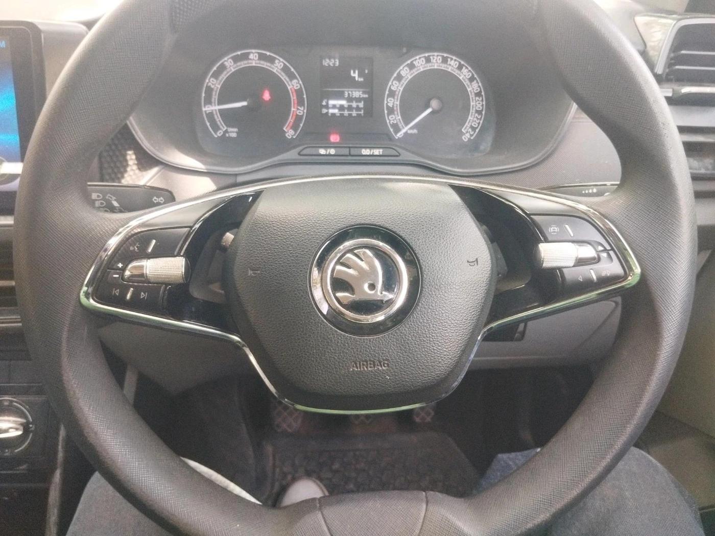 2021 Skoda KUSHAQ ACTIVE 1.0L TSI MT, Petrol, Manual, 37,385 km, interior