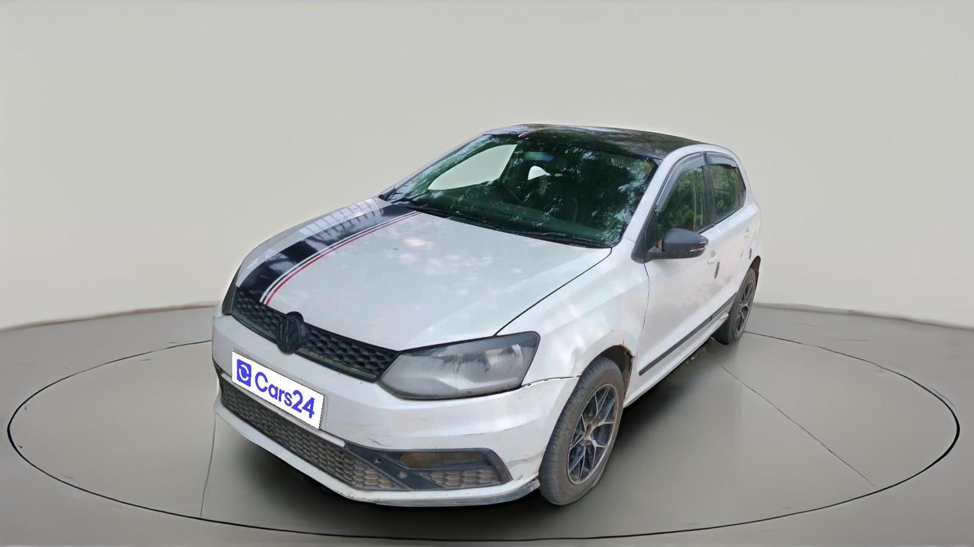 2017 Volkswagen Polo COMFORTLINE 1.2L, Petrol, Manual, 1,60,926 km, exterior