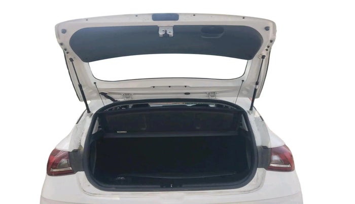 2022 Hyundai NEW I20 SPORTZ 1.2 MT, Petrol, Manual, 56,325 km, exterior