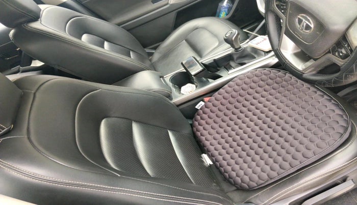 2019 Tata Harrier XT 2.0L KRYOTEC, Diesel, Manual, 96,844 km, interior