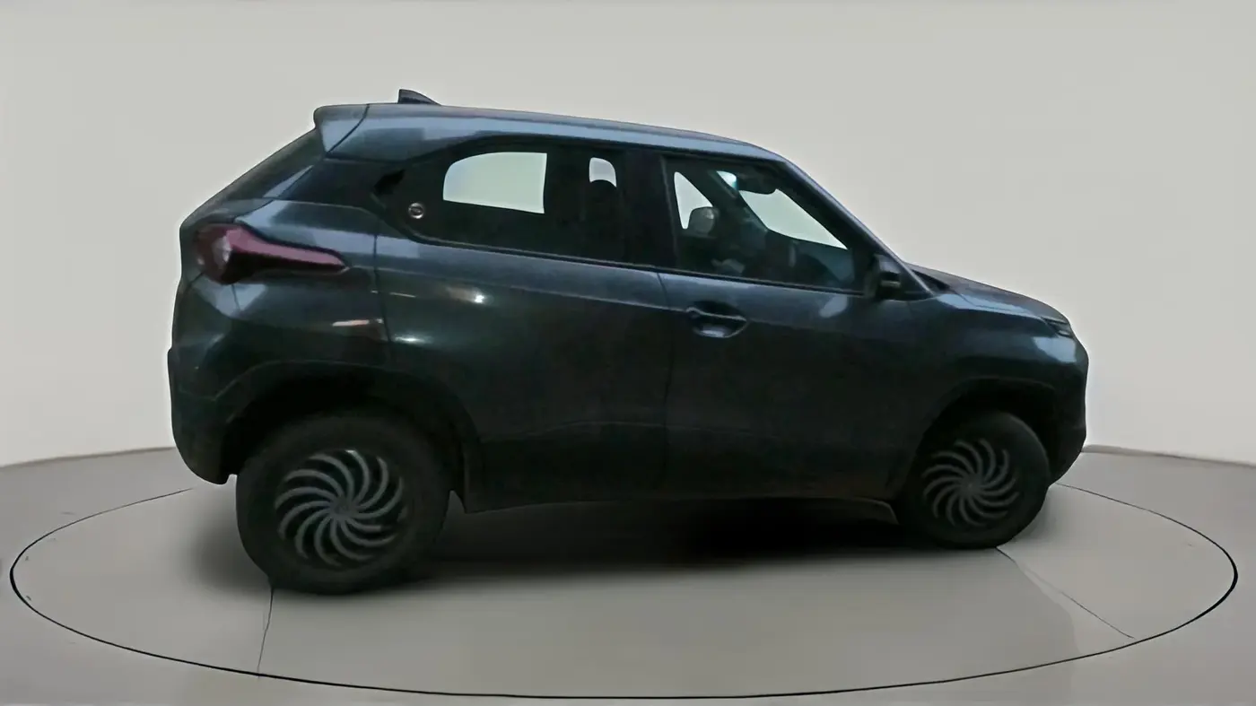 2023 Tata PUNCH PURE MT, Petrol, Manual, 29,813 km, exterior