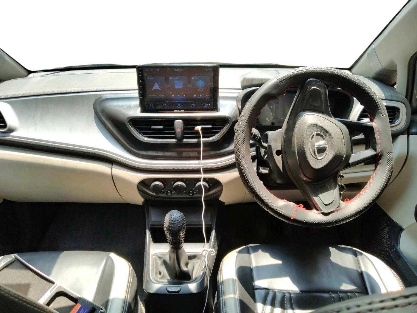 2023 Tata ALTROZ XE PETROL, Petrol, Manual, 39,351 km, interior