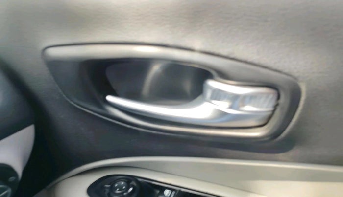 2017 Jeep Compass LIMITED 2.0 DIESEL, Diesel, Manual, 1,20,922 km, interior