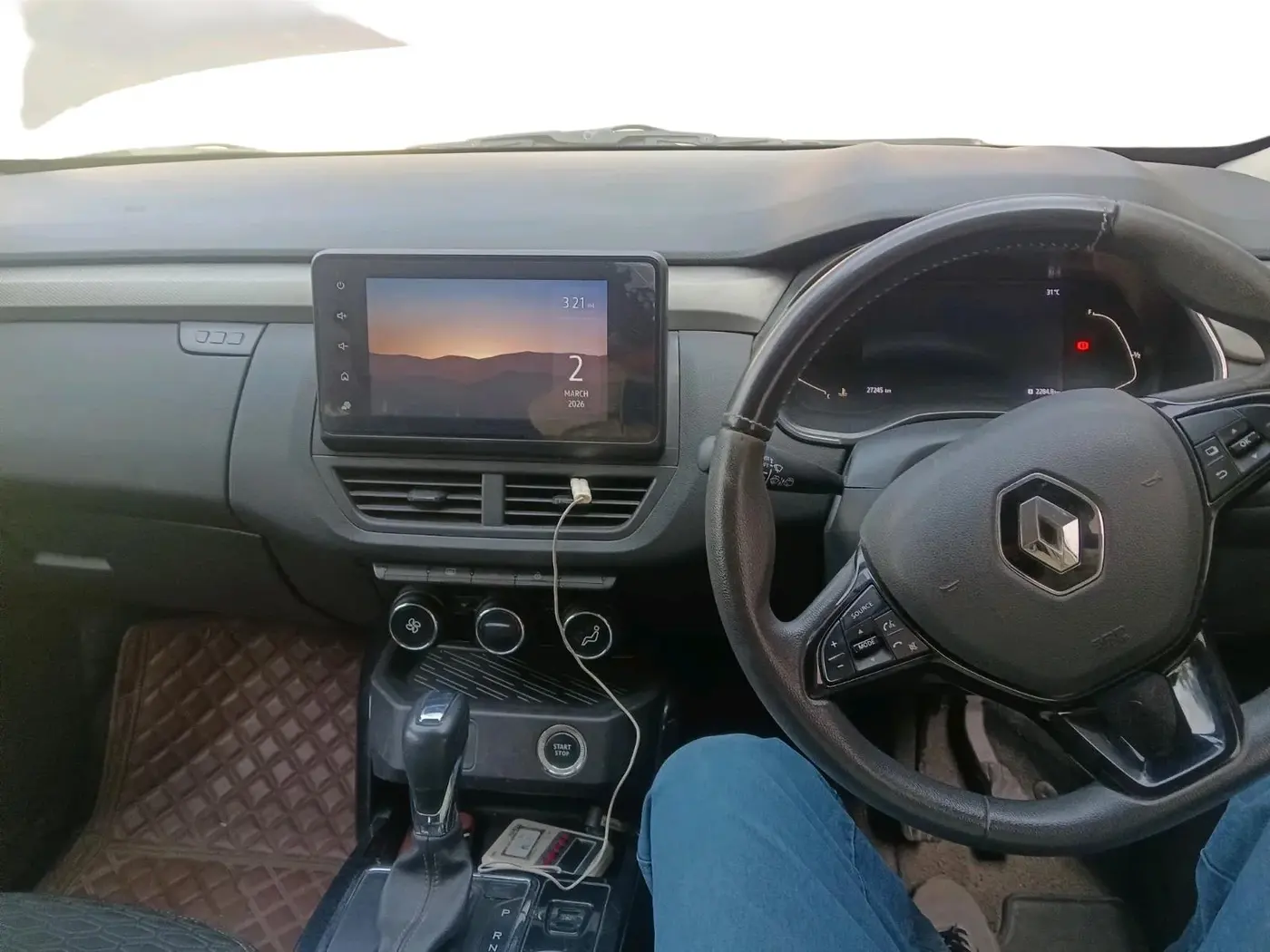 2022 Renault Kiger RXZ AMT, Petrol, Automatic, 27,245 km, interior