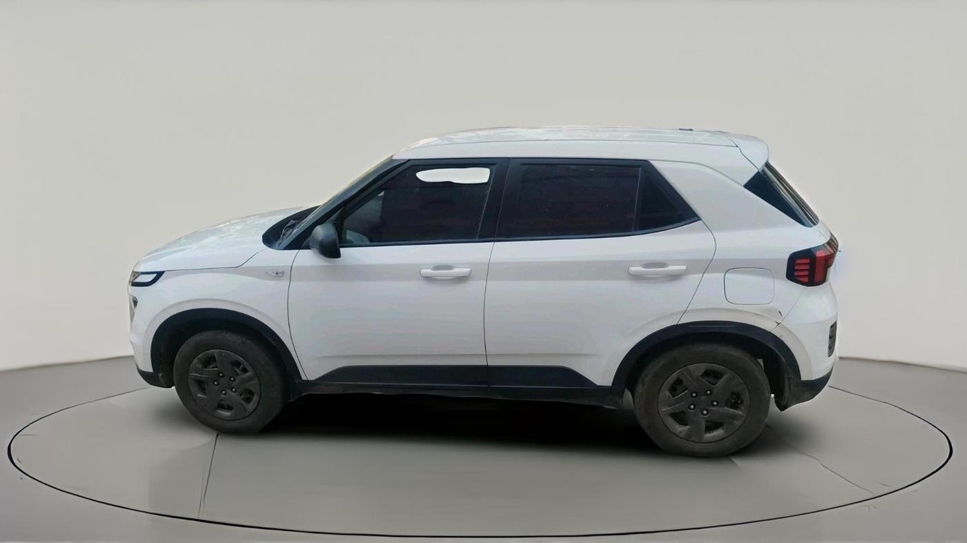 2024 Hyundai VENUE E 1.2, Petrol, Manual, 17,331 km, exterior