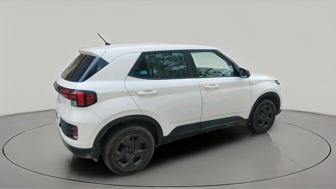 2024 Hyundai VENUE E 1.2, Petrol, Manual, 17,331 km, exterior