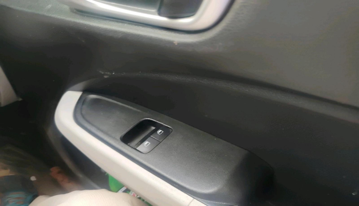 2024 Hyundai VENUE E 1.2, Petrol, Manual, 17,331 km, interior