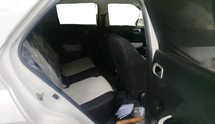 2024 Hyundai VENUE E 1.2, Petrol, Manual, 17,331 km, interior