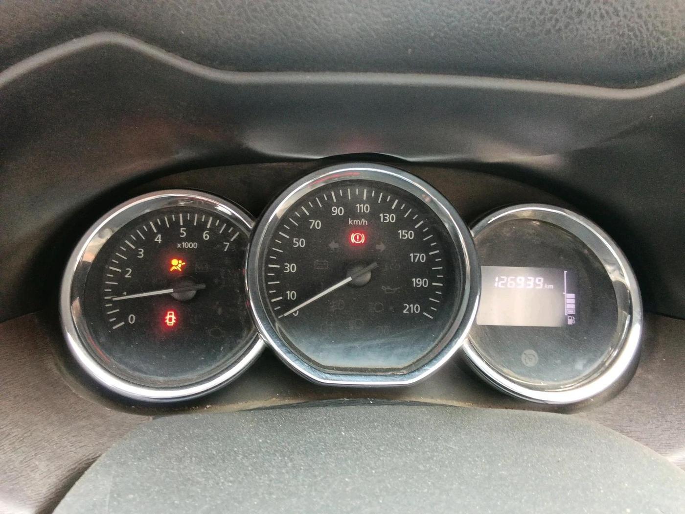 2017 Nissan Terrano XL D PLUS, Diesel, Manual, 1,26,939 km, interior