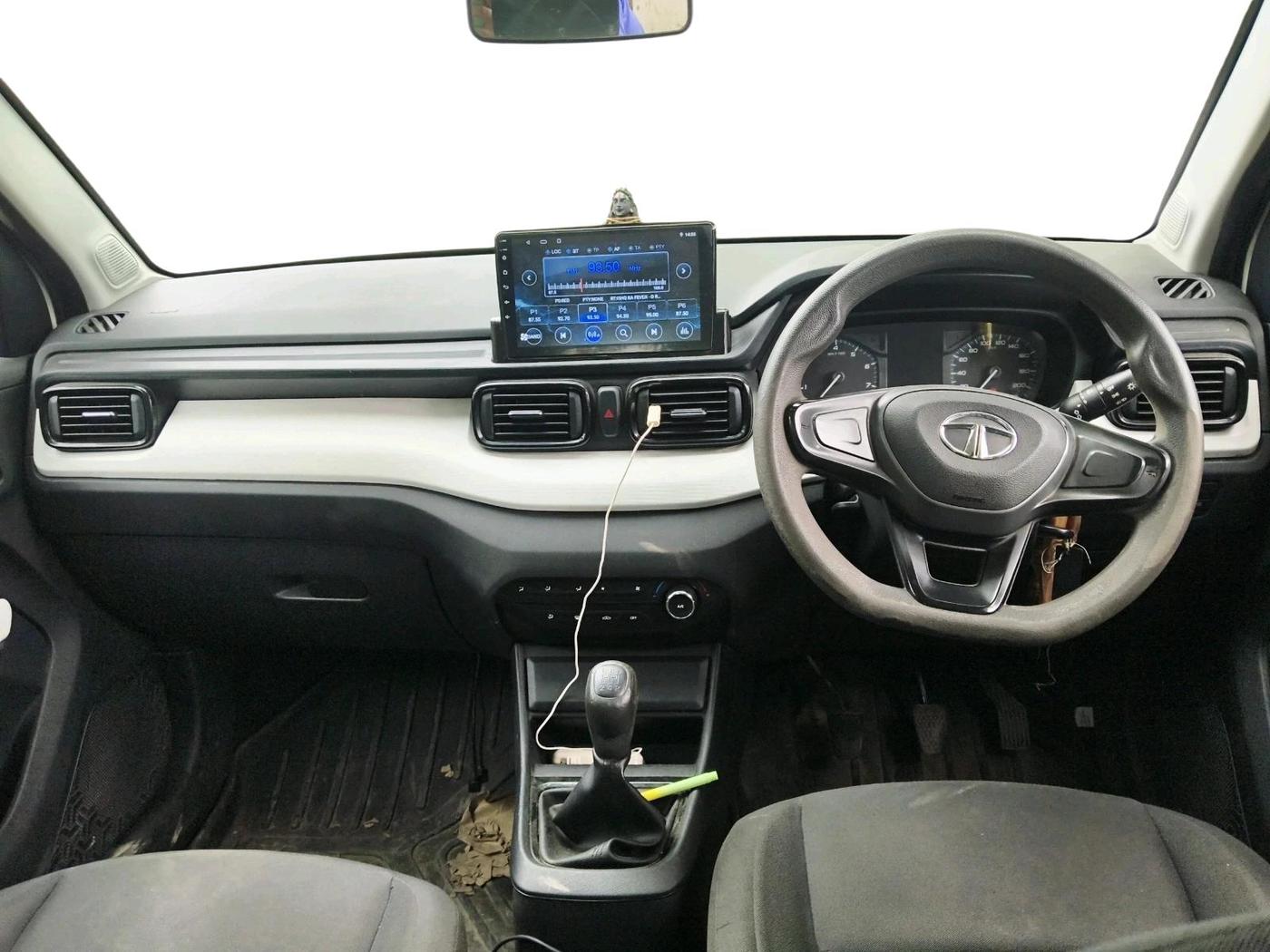 2023 Tata PUNCH PURE MT, Petrol, Manual, 37,395 km, interior