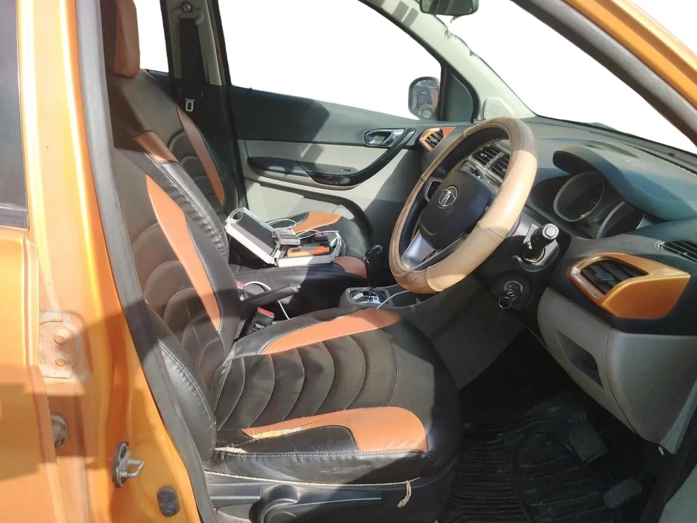 2017 Tata Tiago XZA PETROL, Petrol, Automatic, 55,473 km, interior