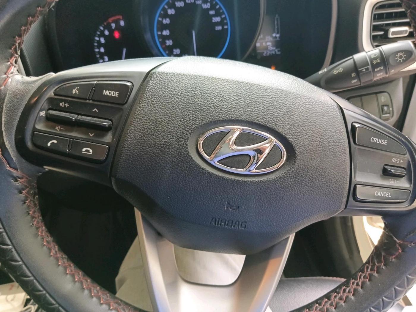 2022 Hyundai VENUE SX 1.0 TURBO, Petrol, Manual, 23,447 km, interior