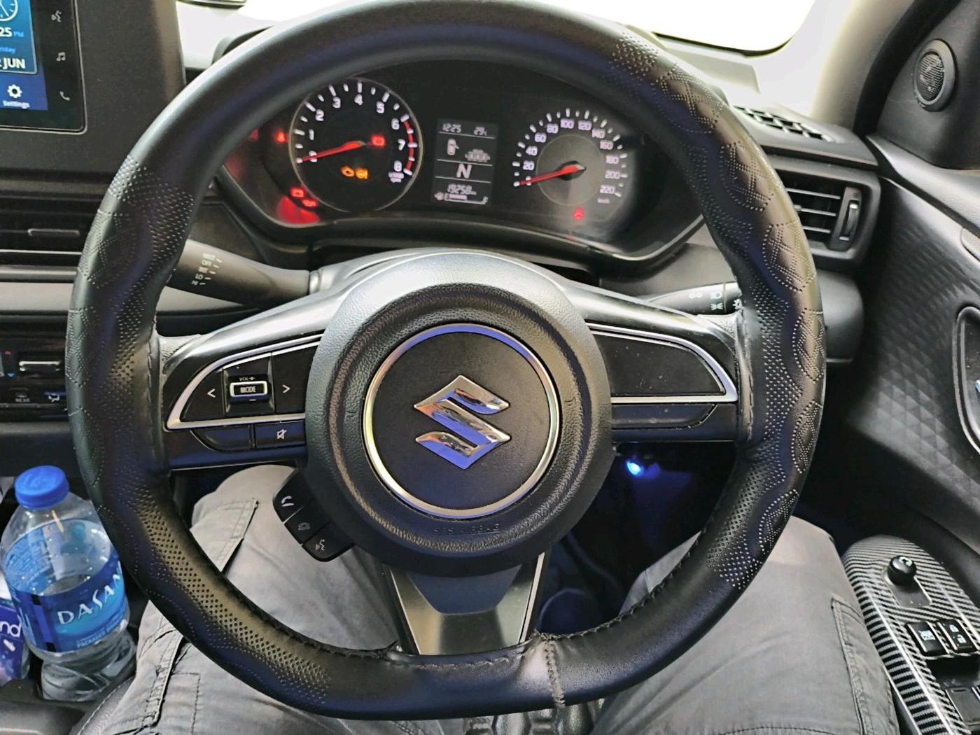2024 Maruti Swift VXI AMT, Petrol, Automatic, 20,733 km, interior