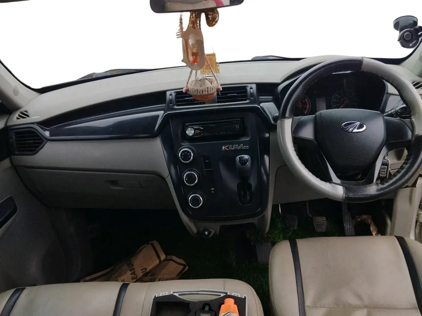 2016 Mahindra Kuv100 K4 PLUS D 6 STR, Diesel, Manual, 87,855 km, interior
