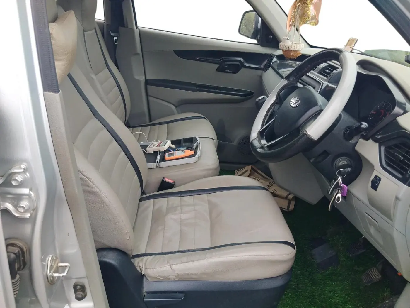 2016 Mahindra Kuv100 K4 PLUS D 6 STR, Diesel, Manual, 87,855 km, interior