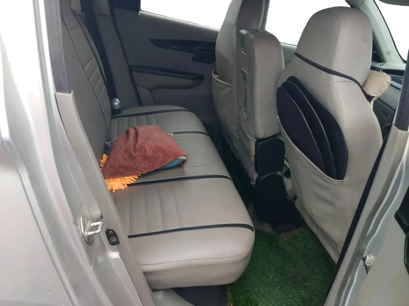 2016 Mahindra Kuv100 K4 PLUS D 6 STR, Diesel, Manual, 87,855 km, interior