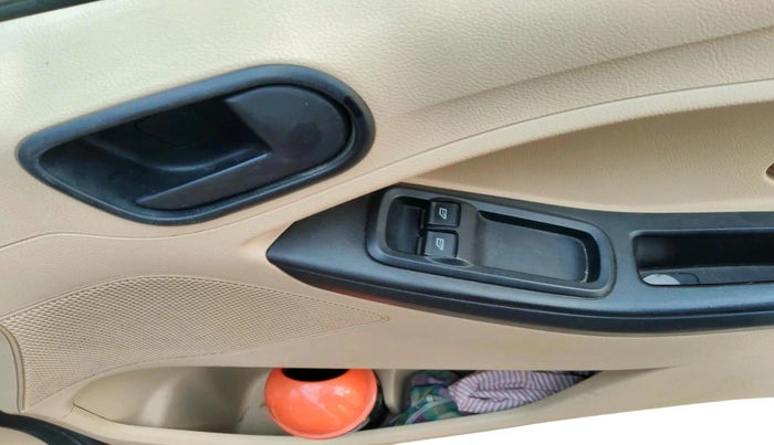 2016 Ford Figo Aspire AMBIENTE 1.2 PETROL, Petrol, Manual, 35,938 km, interior