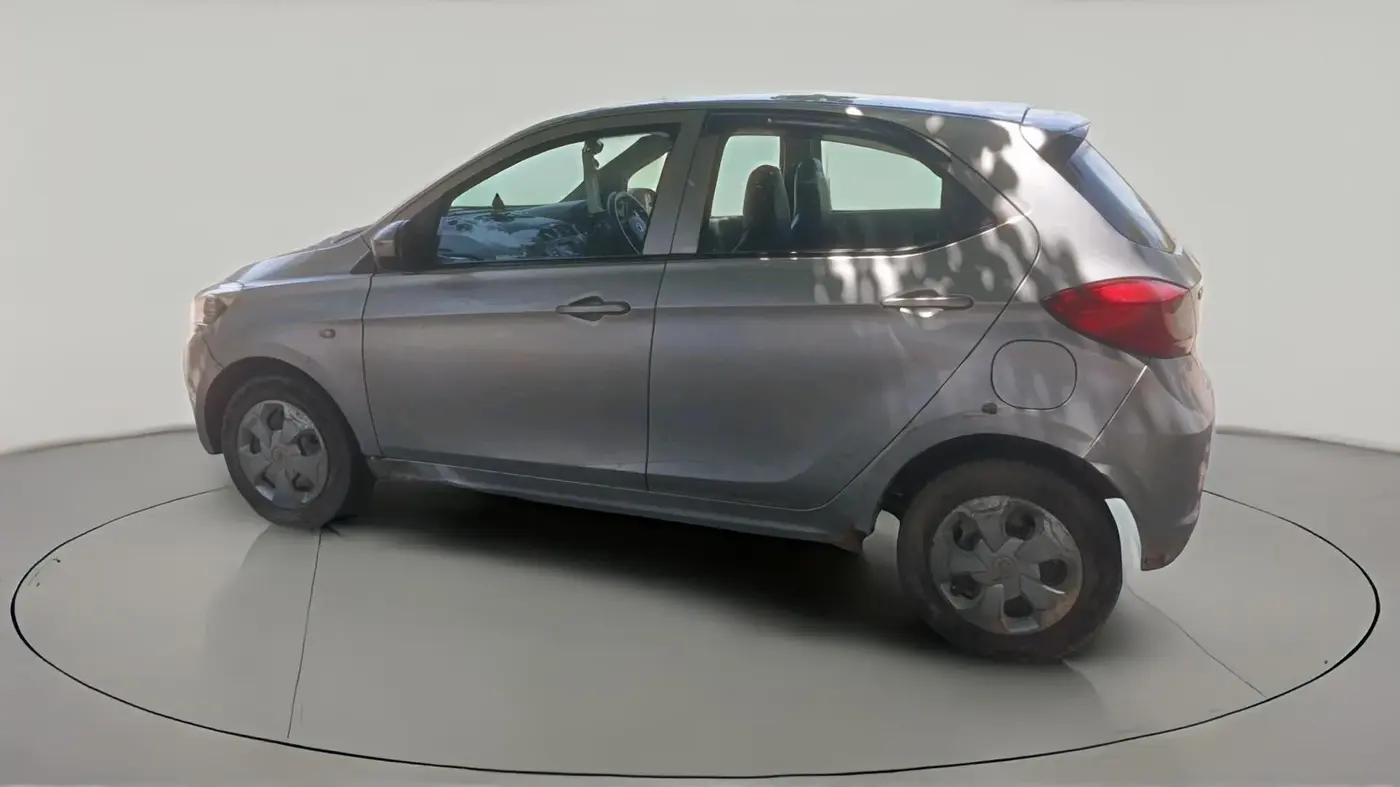 2018 Tata Tiago XT DIESEL, Diesel, Manual, 1,27,023 km, exterior