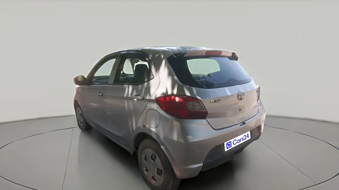 2018 Tata Tiago XT DIESEL, Diesel, Manual, 1,27,023 km, exterior