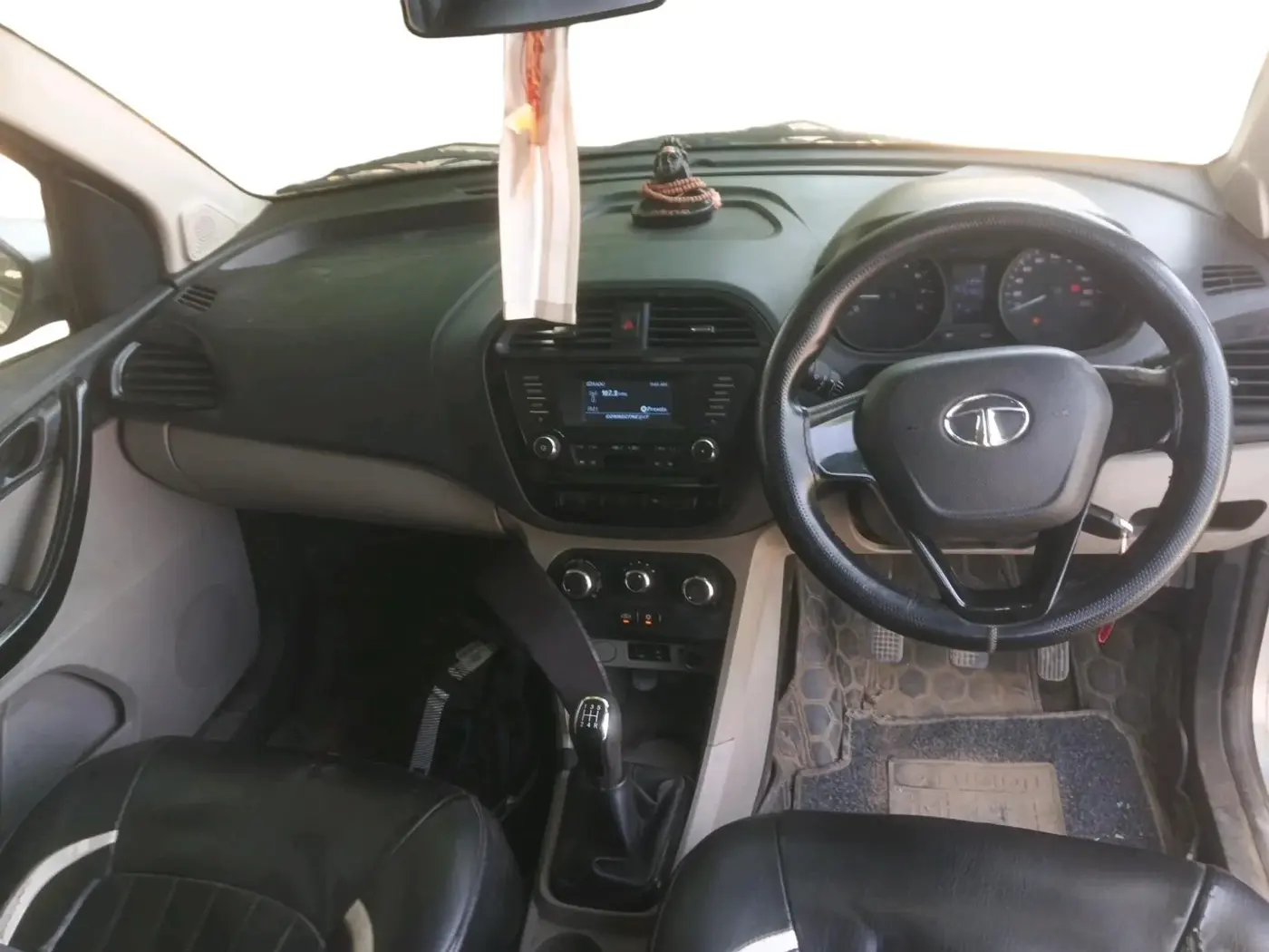 2018 Tata Tiago XT DIESEL, Diesel, Manual, 1,27,023 km, interior