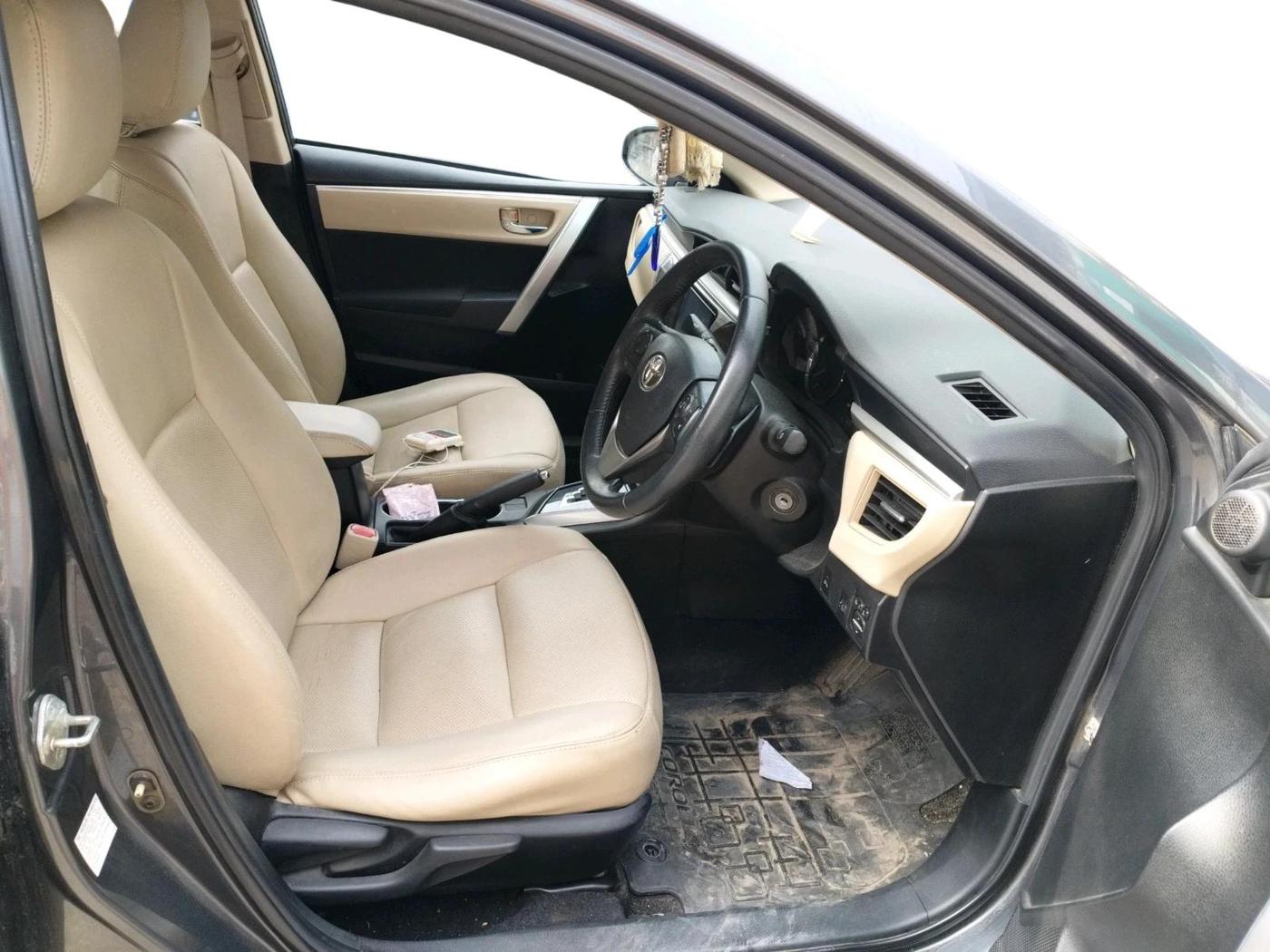 2016 Toyota Corolla Altis G CVT PETROL, Petrol, Automatic, 40,560 km, interior